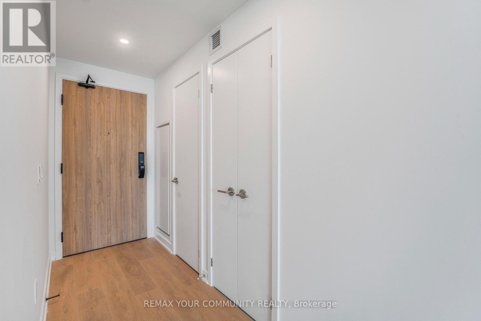 2412 - 1 Fairview Road E, Mississauga, Ontario  L5A 4C6 - Photo 11 - W13031764