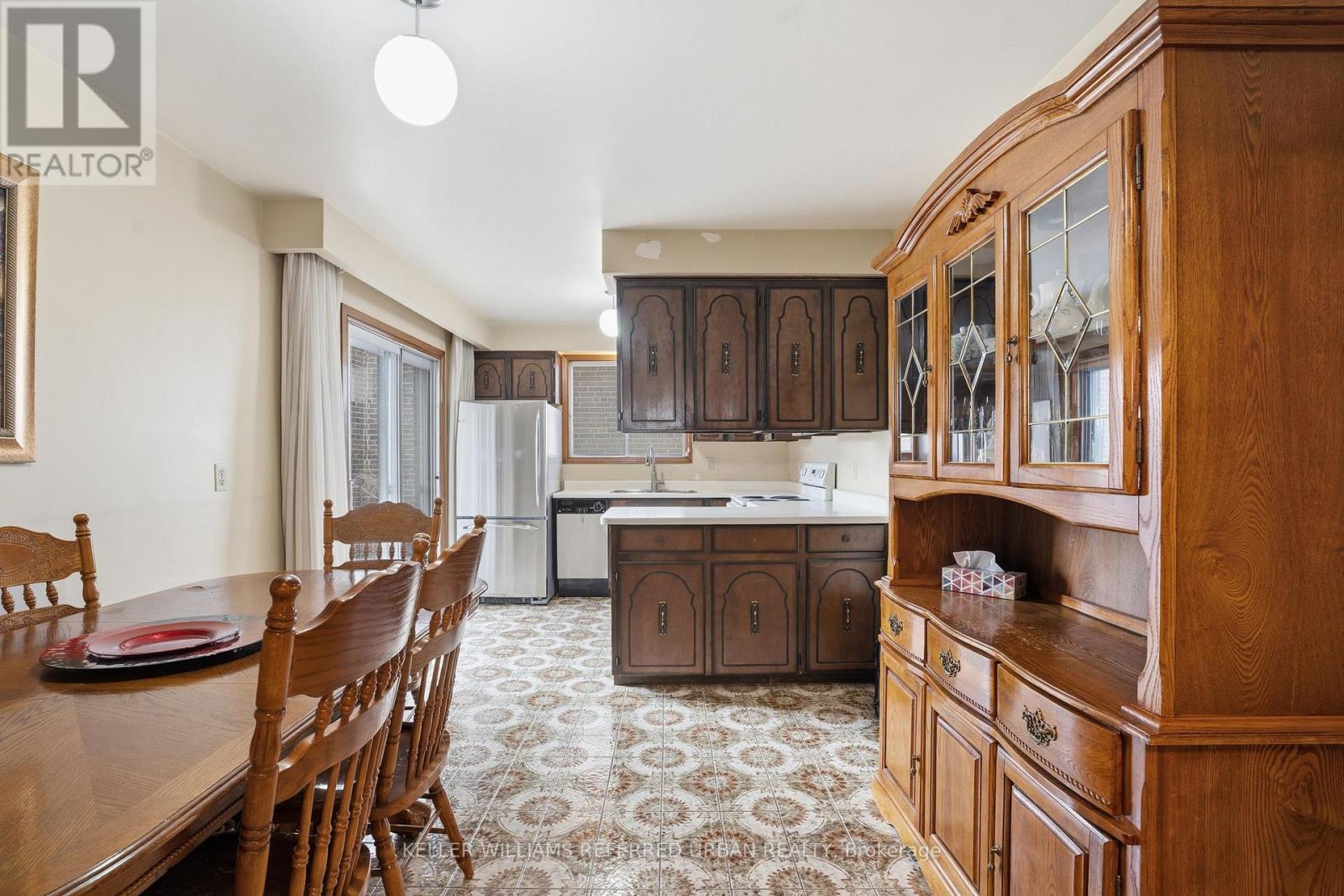 6 Urban Court, Toronto (Elms-Old Rexdale), Ontario  M9W 5V6 - Photo 8 - W13031784