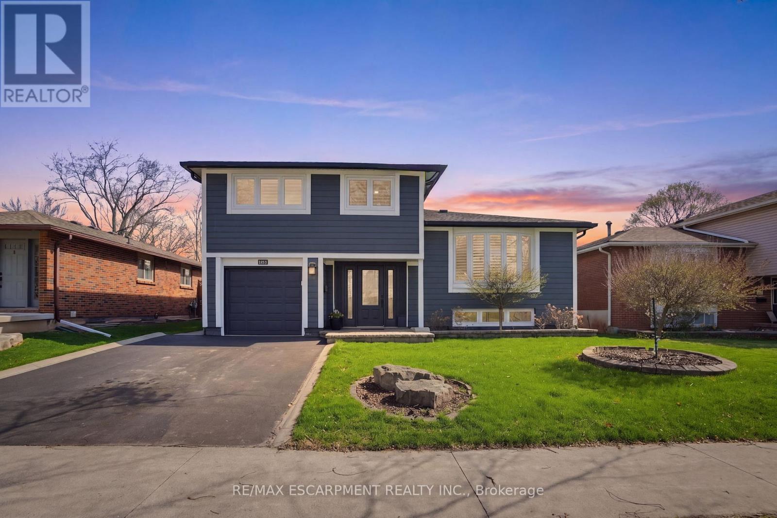 663 MULLIN WAY, Burlington, Ontario