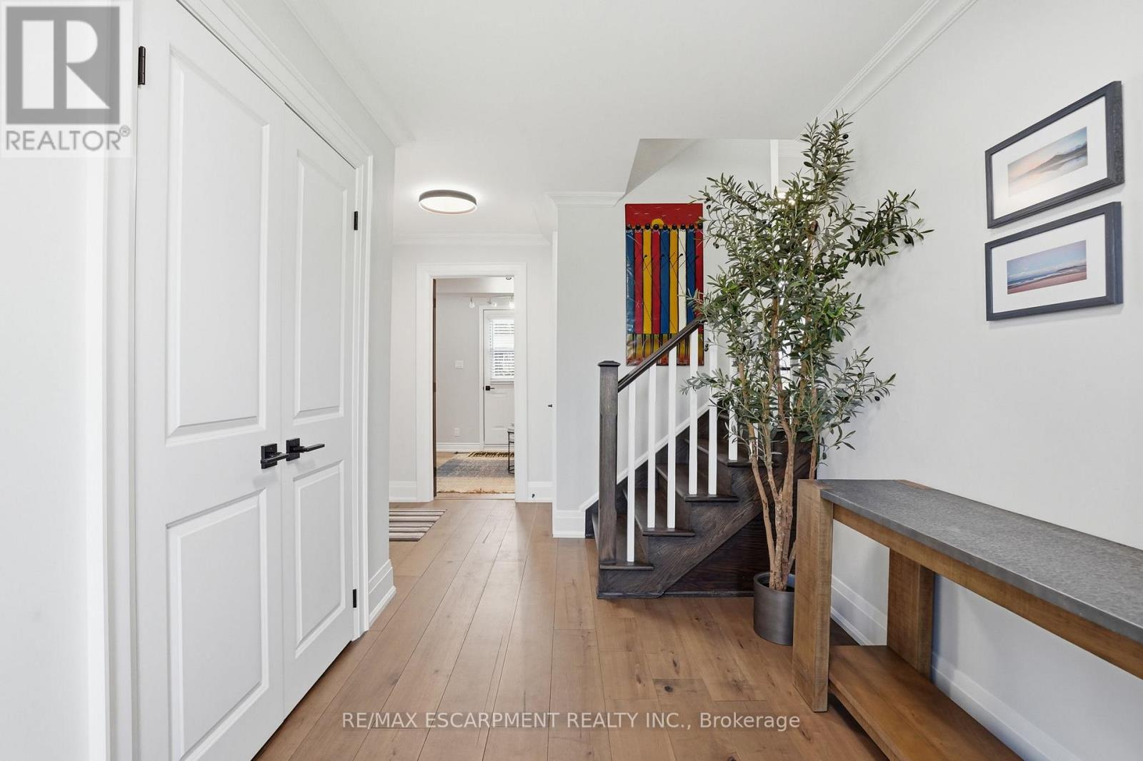 663 Mullin Way, Burlington, Ontario  L7L 4J6 - Photo 5 - W13031876