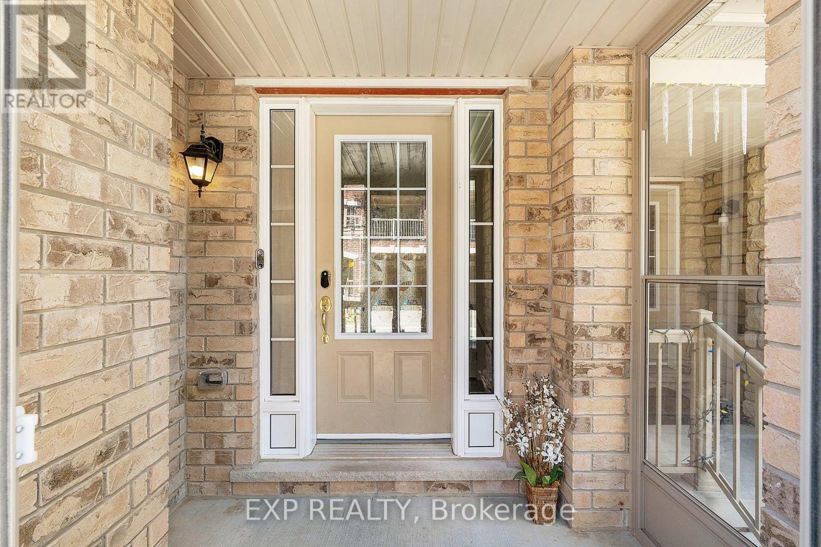 38 Miami Grove, Brampton, Ontario  L6Z 0H7 - Photo 3 - W13031920