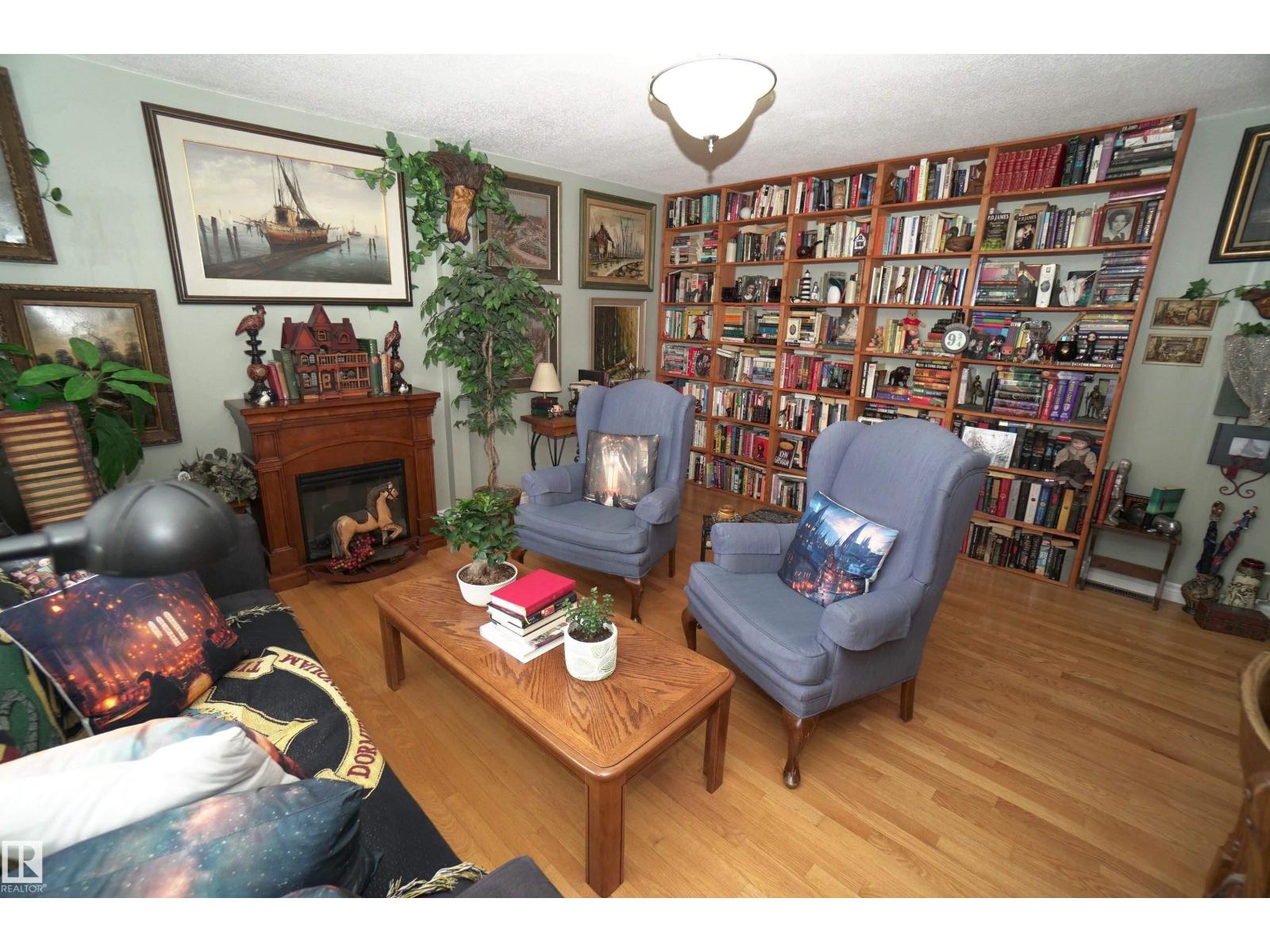 10026 87 Av Nw, Edmonton, Alberta  T6E 2N9 - Photo 5 - E4483556