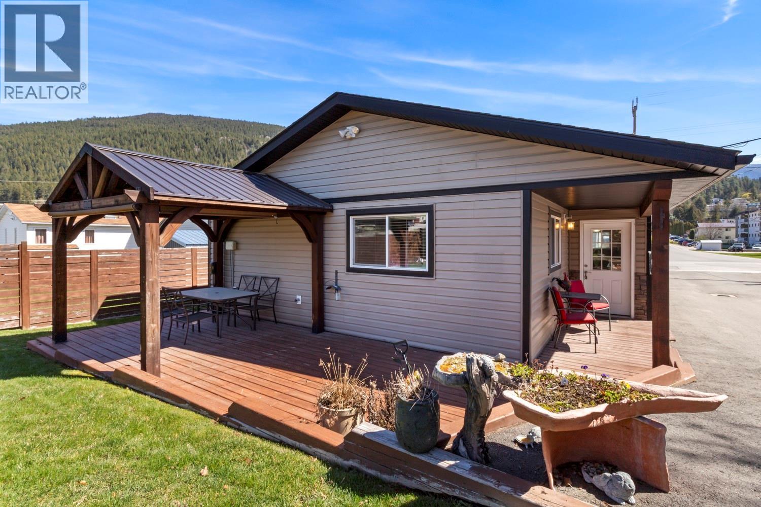 415 16th Avenue N, Creston, British Columbia  V0B 1G5 - Photo 4 - 10383829