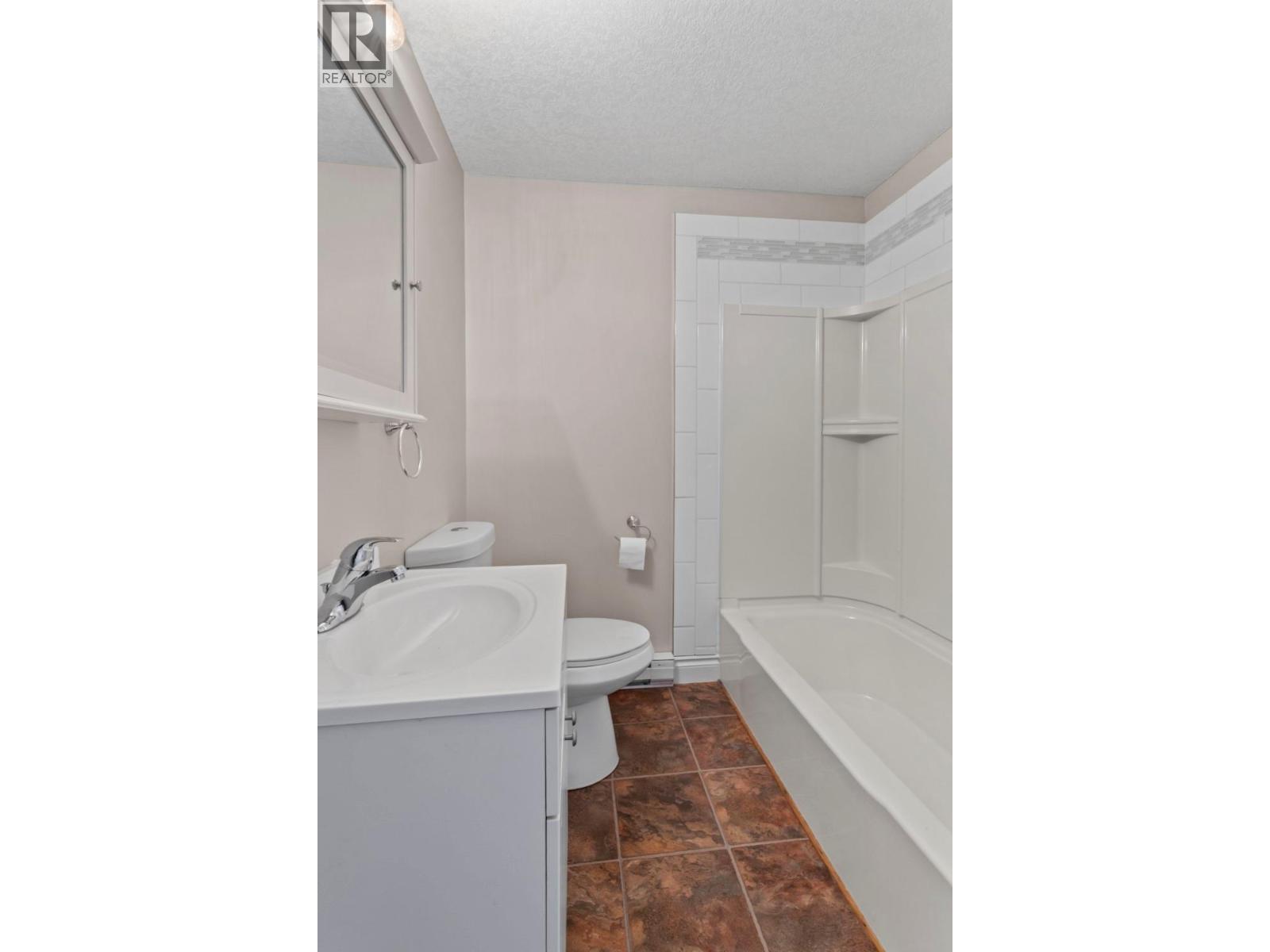 415 16th Avenue N, Creston, British Columbia  V0B 1G5 - Photo 13 - 10383829