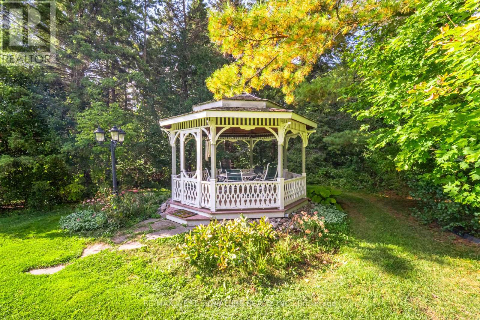 126 Curtis Crescent, King, Ontario  L7B 1C2 - Photo 34 - N13031986