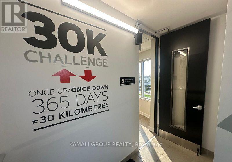 Full Wing Suite - 1135 Stellar Drive, Newmarket, Ontario  L3Y 7B8 - Photo 7 - N12991070