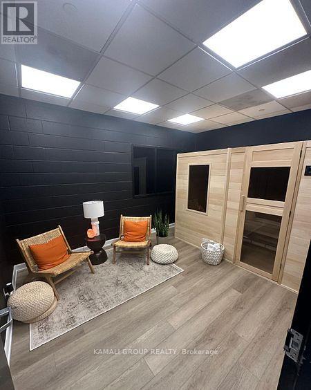 Full Wing Suite - 1135 Stellar Drive, Newmarket, Ontario  L3Y 7B8 - Photo 18 - N12991070