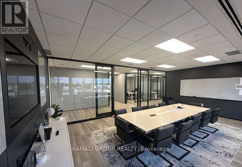 Full Wing Suite - 1135 Stellar Drive, Newmarket, Ontario  L3Y 7B8 - Photo 12 - N12991070