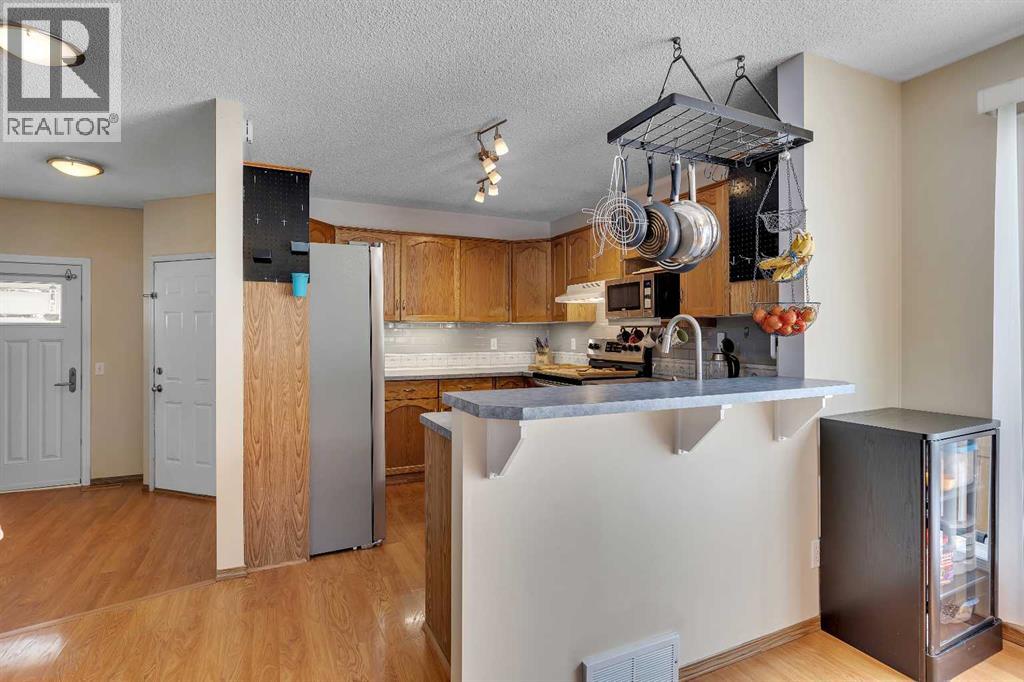 6 Covewood Park NE, Calgary, Alberta  T3K 4T1 - Photo 9 - A2300433