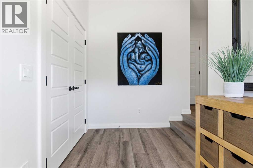 7 Evansglen Park NW, Calgary, Alberta  T3P 0X9 - Photo 4 - A2300679