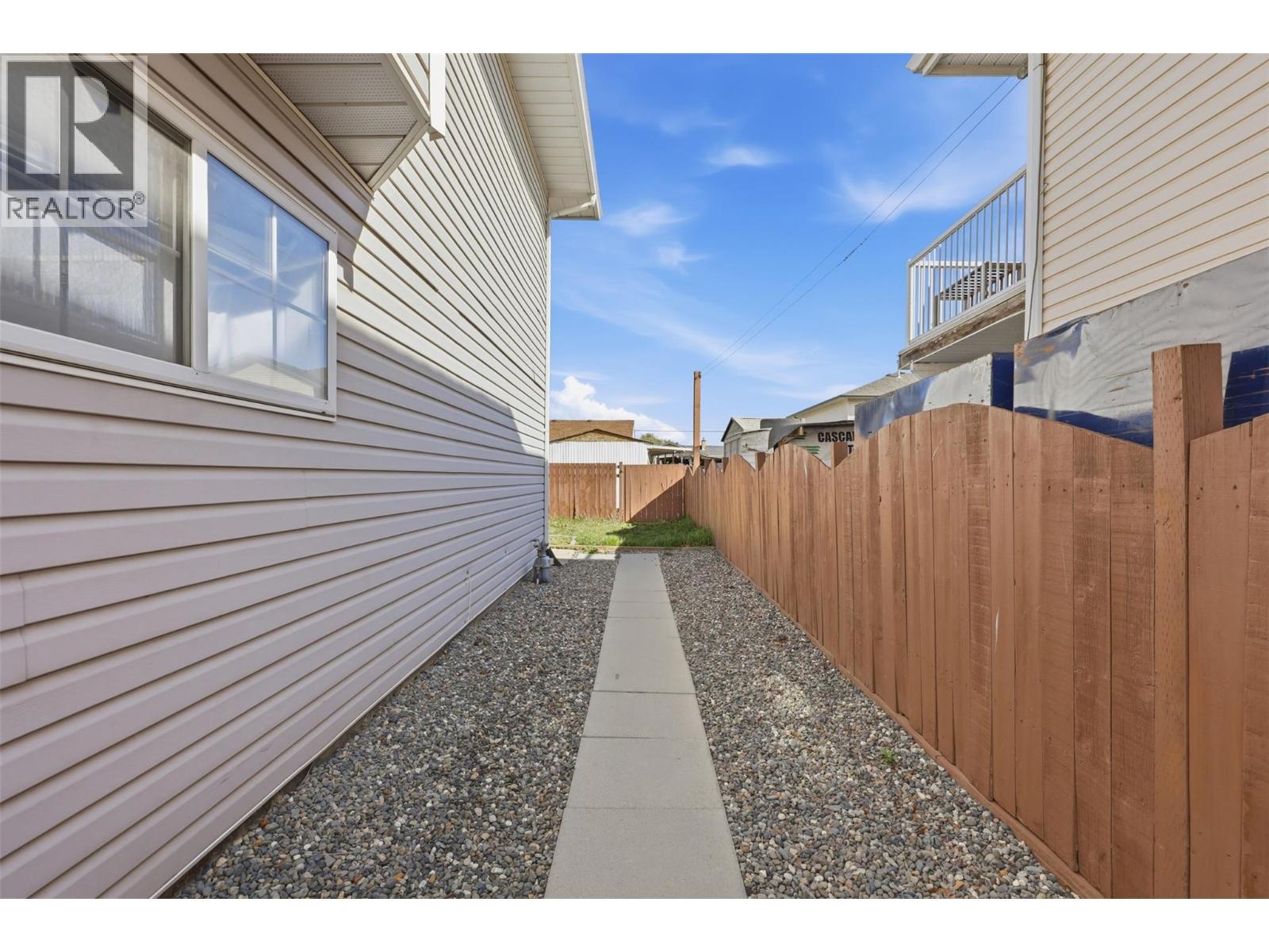 249 Juniper Avenue, Kamloops, British Columbia  V2B 1H8 - Photo 35 - 10384503