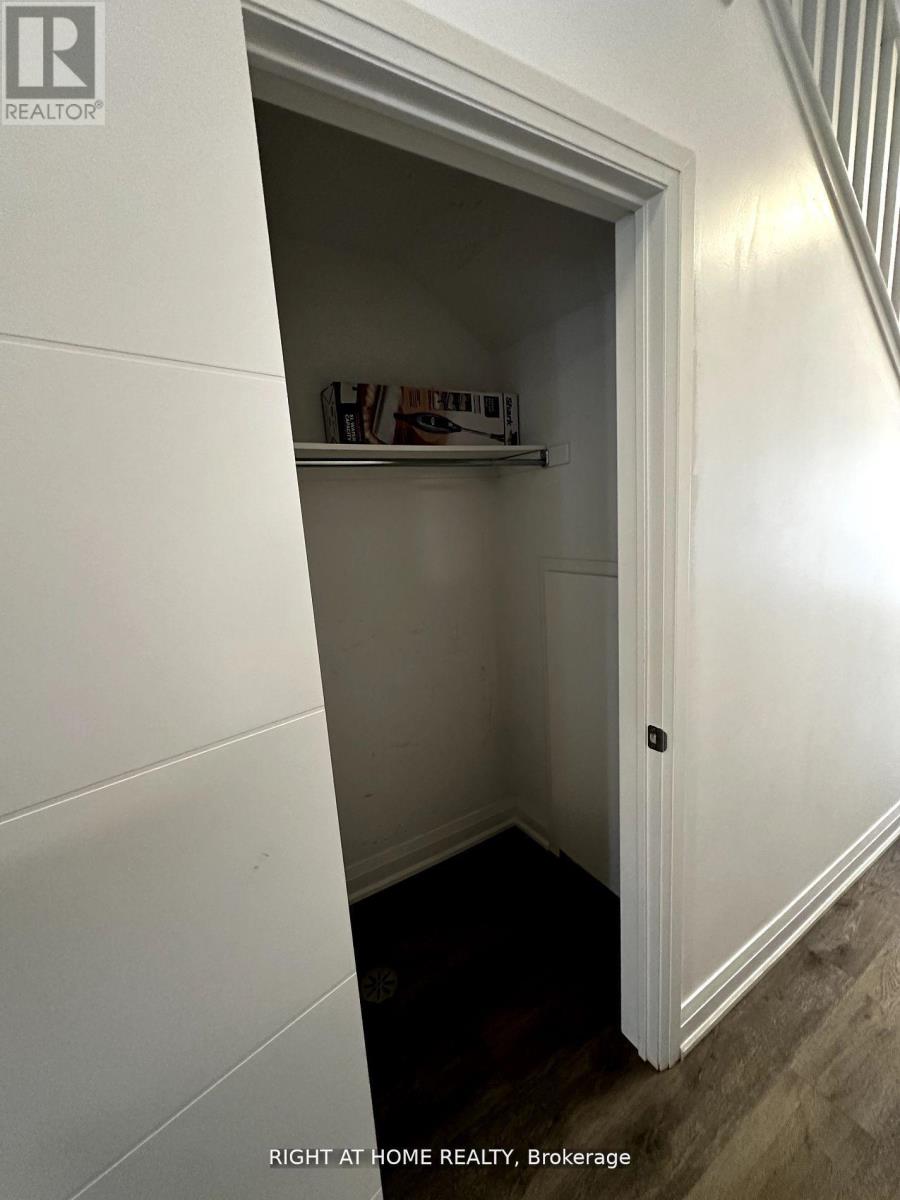 27 Steele Cres Street, Guelph, Ontario  N1E 5L7 - Photo 3 - X13031798