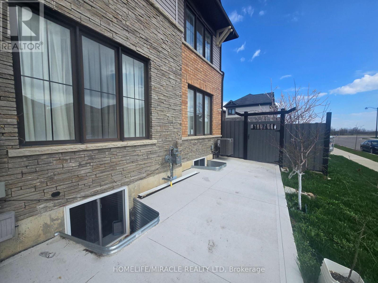 200 Bedrock Drive, Hamilton, Ontario  L8J 0K6 - Photo 9 - X13031818