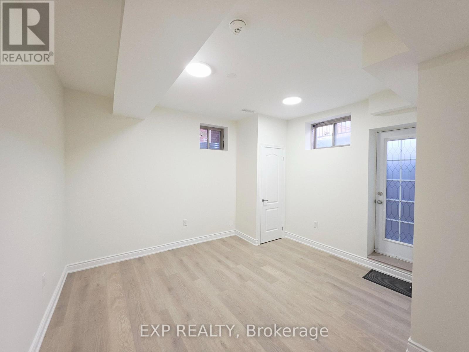 Lower - 55 William Dunlop Street, Kitchener, Ontario  N2R 0N8 - Photo 3 - X13031946