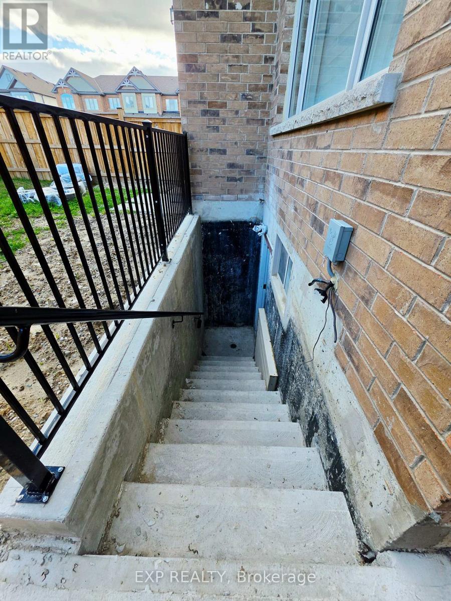 Lower - 55 William Dunlop Street, Kitchener, Ontario  N2R 0N8 - Photo 9 - X13031946