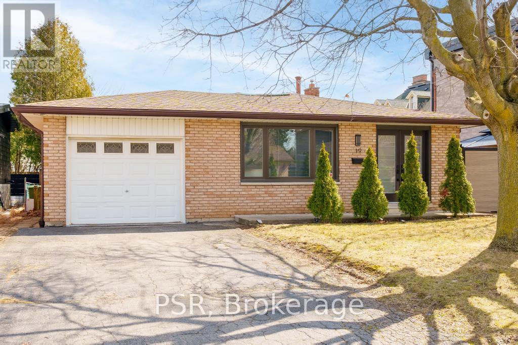 19 Glen Forest Drive, Hamilton, Ontario  L8K 5V7 - Photo 4 - X13031968