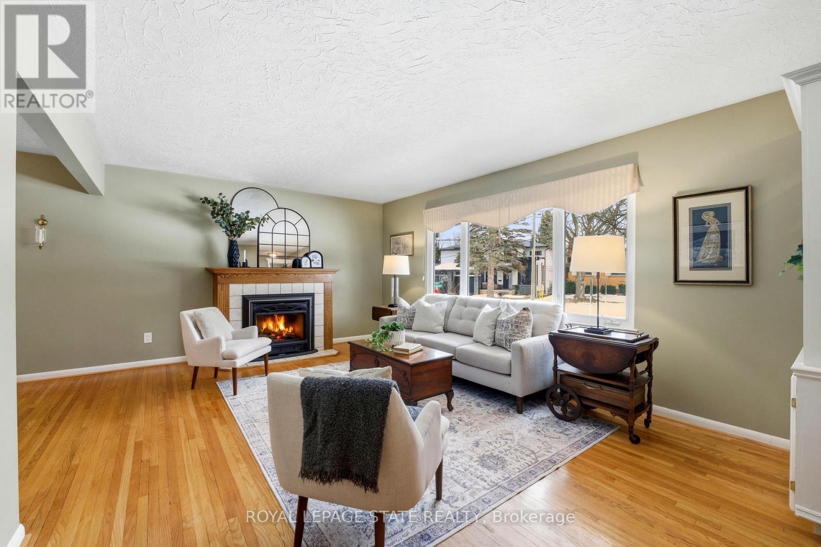 347 Clarendon Drive, Hamilton, Ontario  L9G 2Y9 - Photo 5 - X12845468