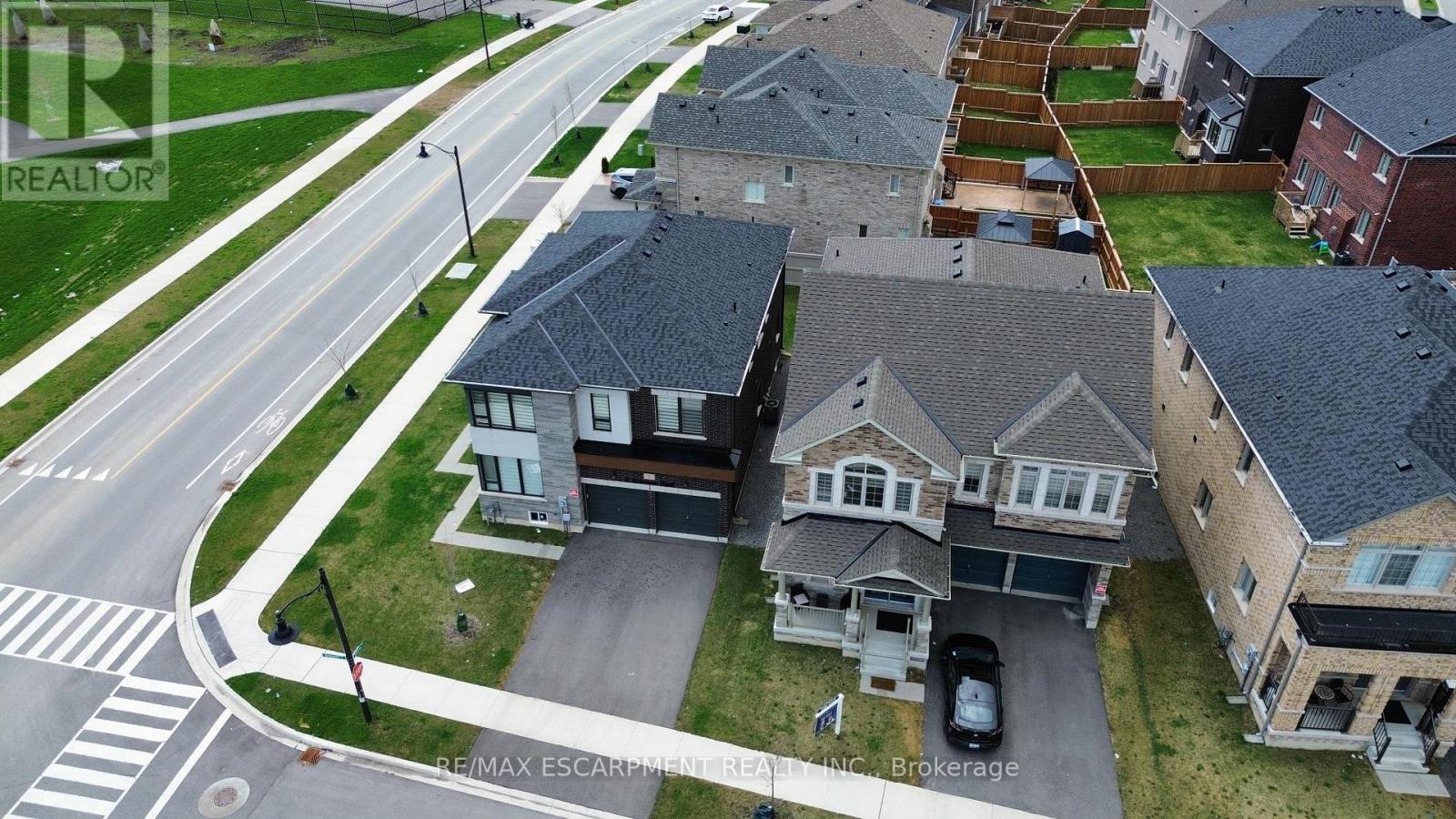 7 Grierson Trail, Hamilton, Ontario  L8B 1Z7 - Photo 3 - X12897270