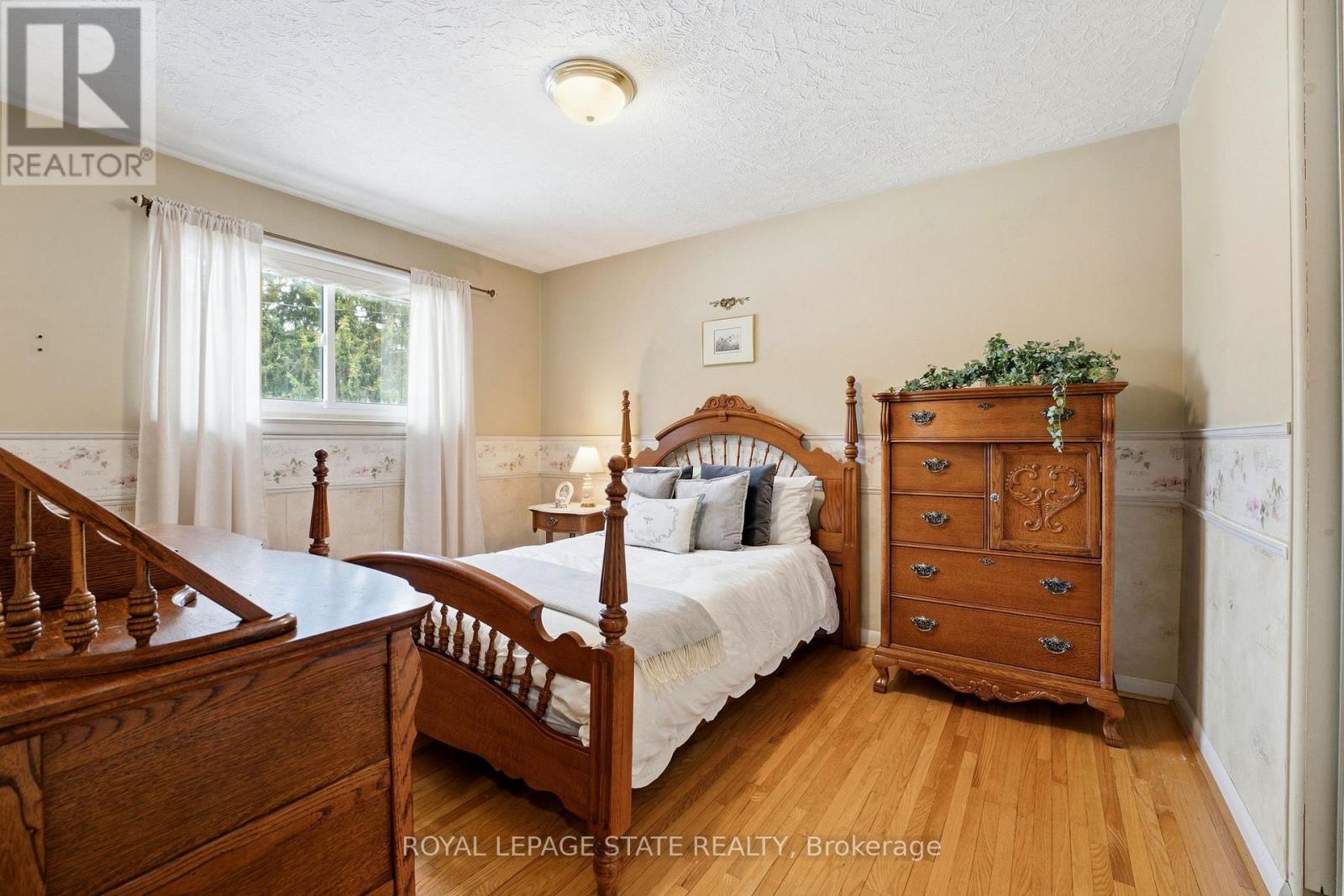 347 Clarendon Drive, Hamilton, Ontario  L9G 2Y9 - Photo 12 - X12845468