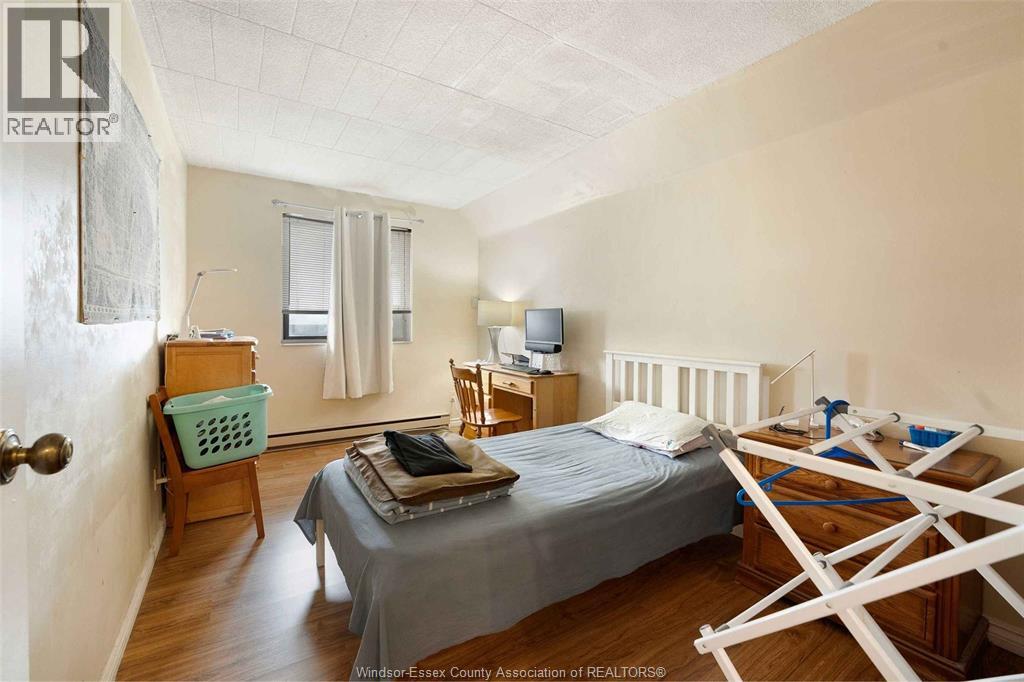 995 Elsmere, Windsor, Ontario  N9A 2A8 - Photo 15 - 26008937