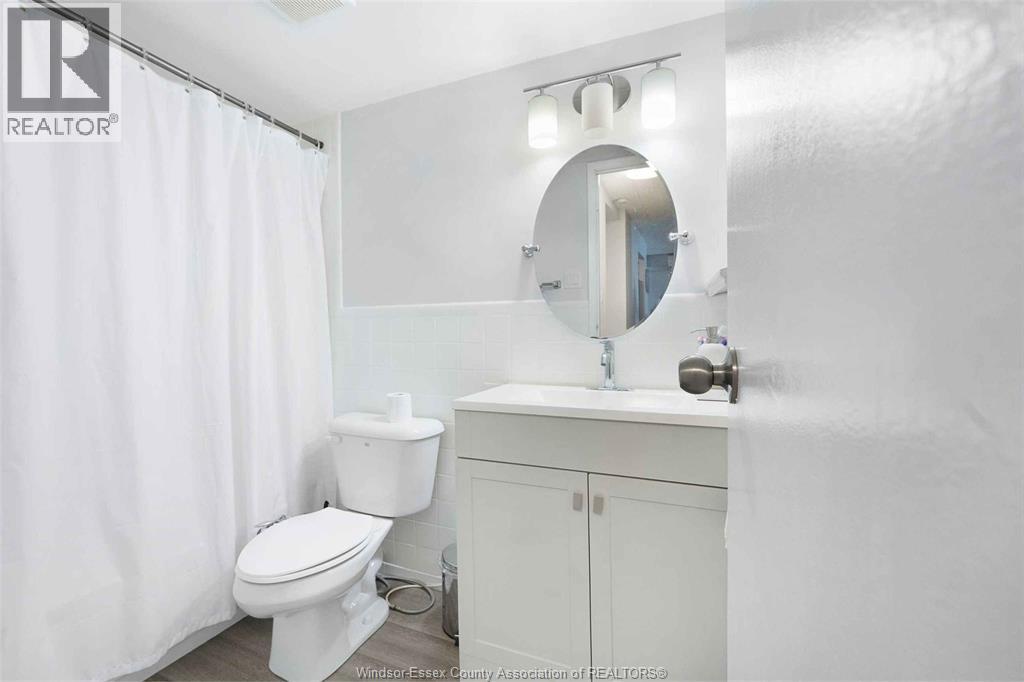 995 Elsmere, Windsor, Ontario  N9A 2A8 - Photo 17 - 26008937