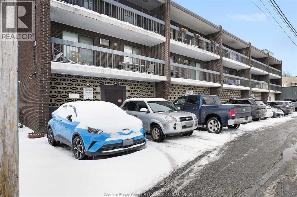 995 Elsmere, Windsor, Ontario  N9A 2A8 - Photo 4 - 26008937
