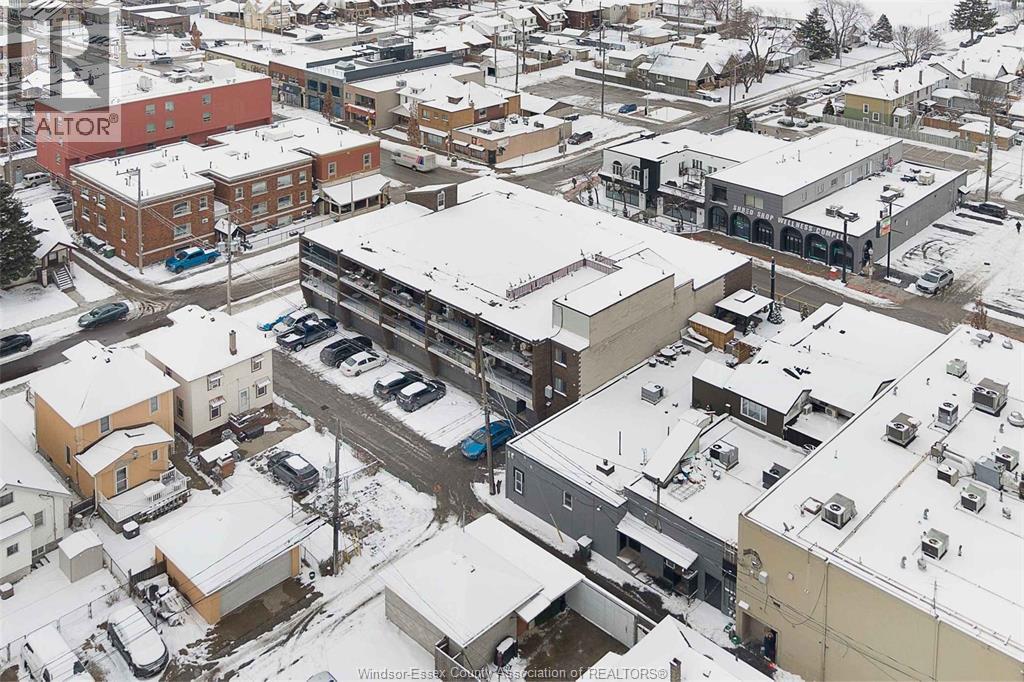 995 Elsmere, Windsor, Ontario  N9A 2A8 - Photo 5 - 26008937