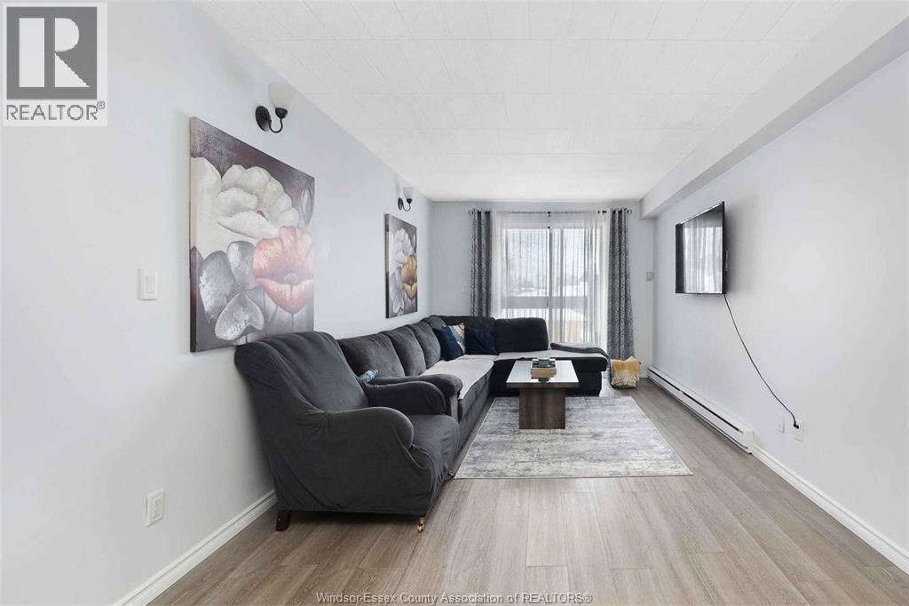 995 Elsmere, Windsor, Ontario  N9A 2A8 - Photo 9 - 26008937