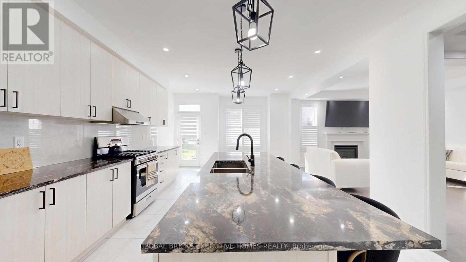 2885 Foxden Square, Pickering, Ontario  L1X 0N9 - Photo 9 - E12901582