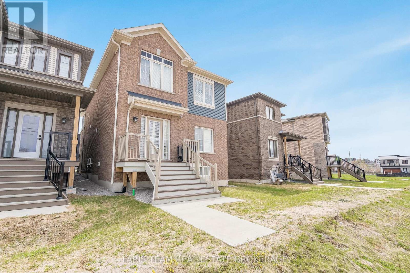 27 Harvest Crescent, Barrie, Ontario  L9J 0T3 - Photo 36 - S12949176