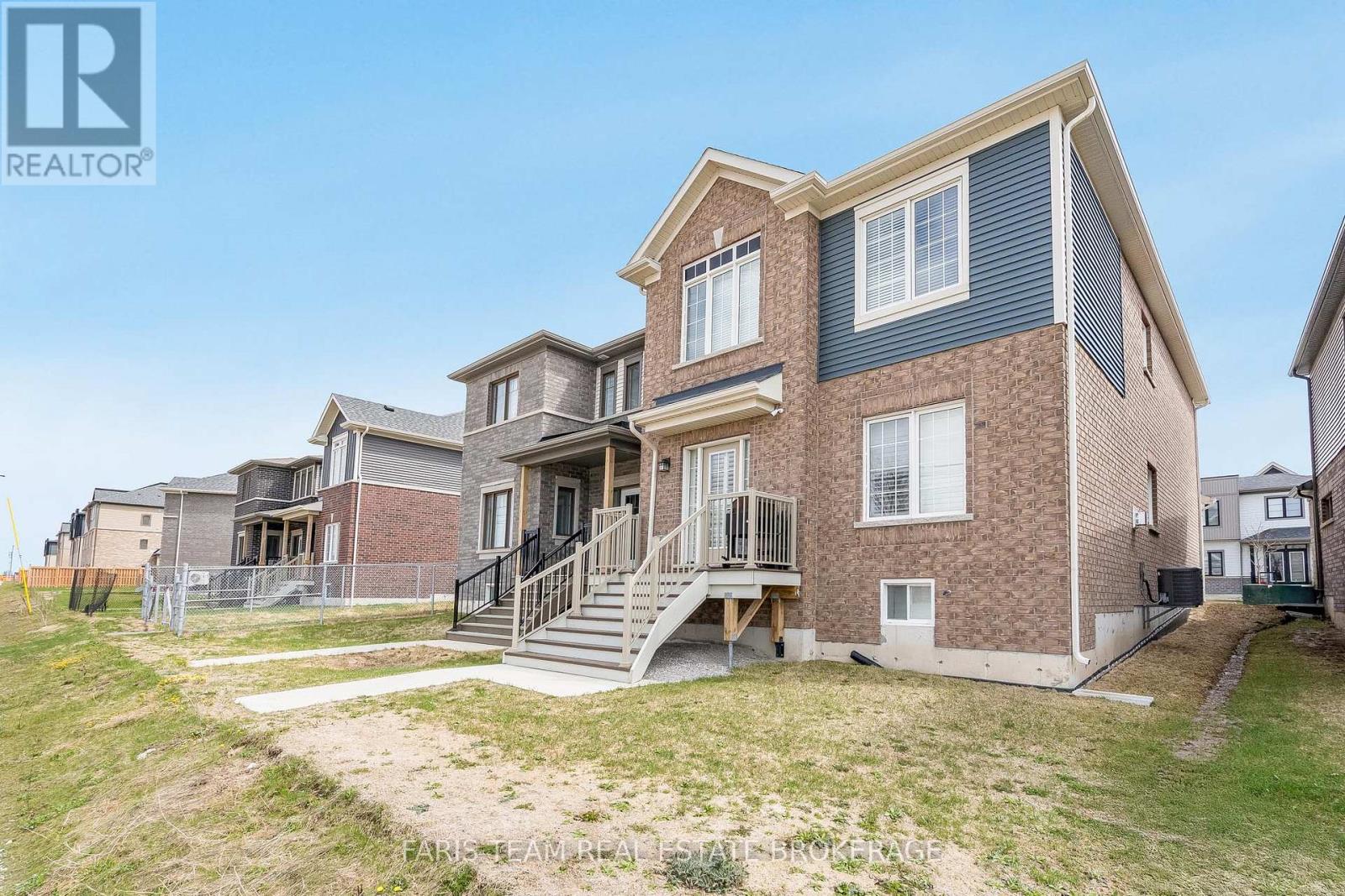 27 Harvest Crescent, Barrie, Ontario  L9J 0T3 - Photo 37 - S12949176