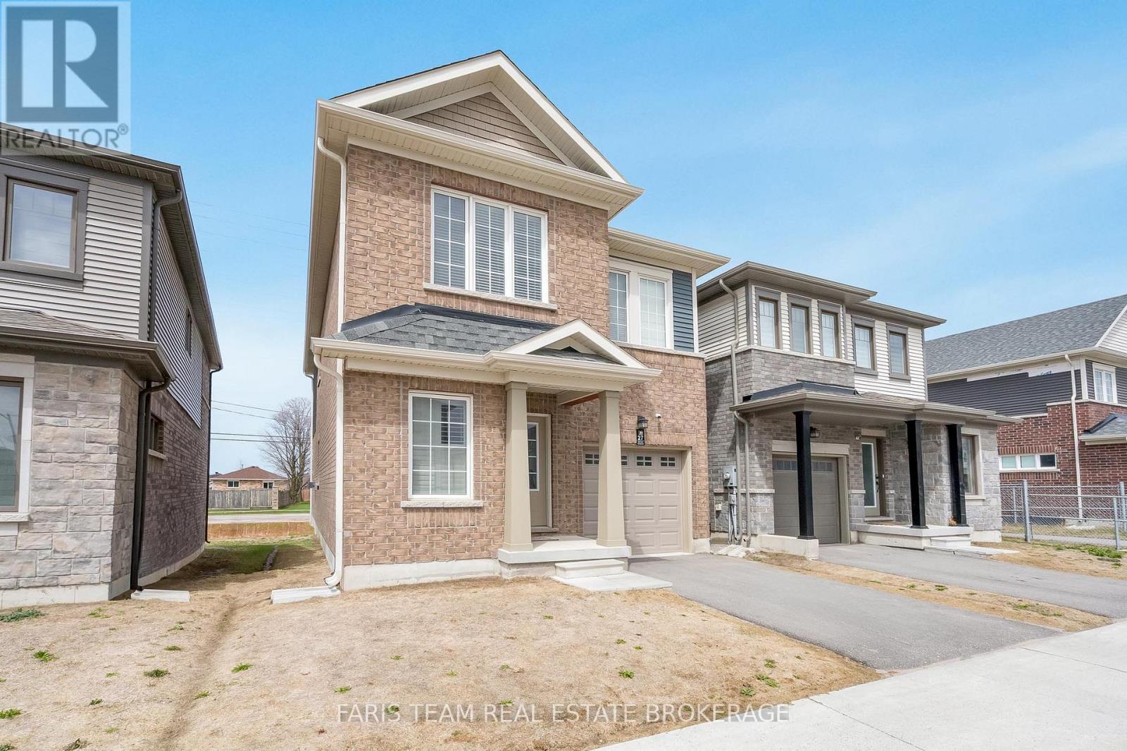 27 Harvest Crescent, Barrie, Ontario  L9J 0T3 - Photo 3 - S12949176