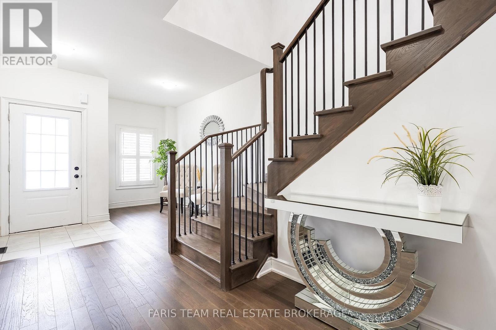 27 Harvest Crescent, Barrie, Ontario  L9J 0T3 - Photo 6 - S12949176