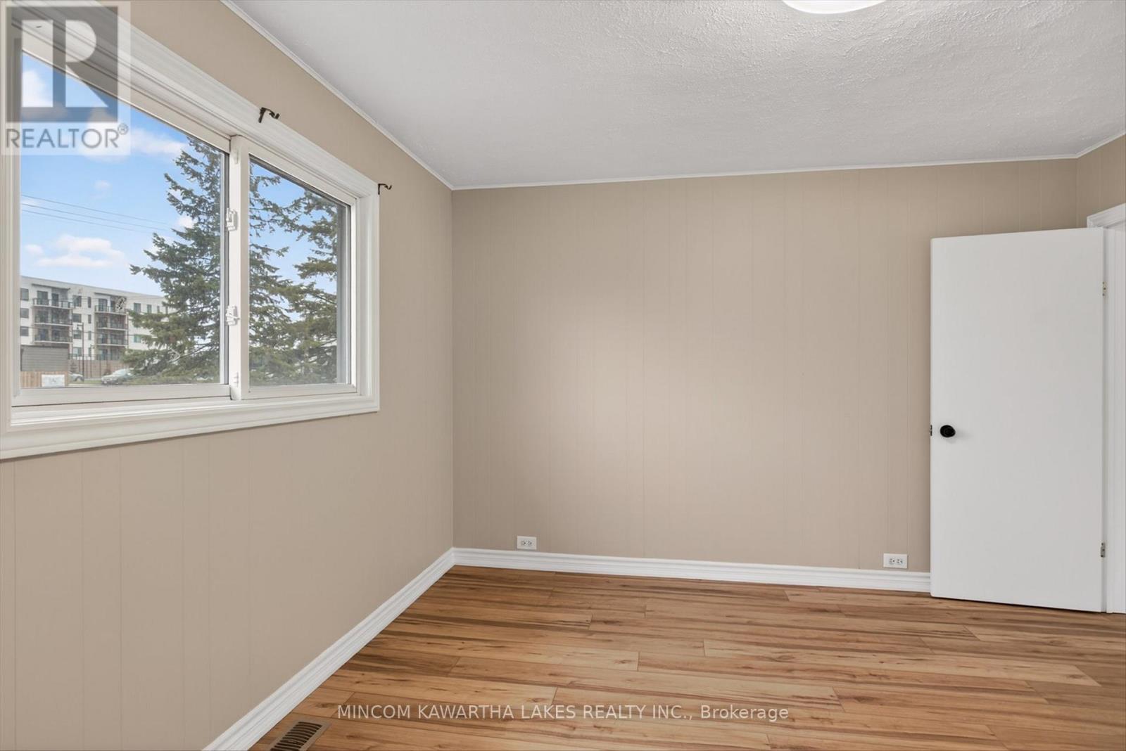 8 West Street N, Kawartha Lakes, Ontario  K0M 1N0 - Photo 18 - X13007832