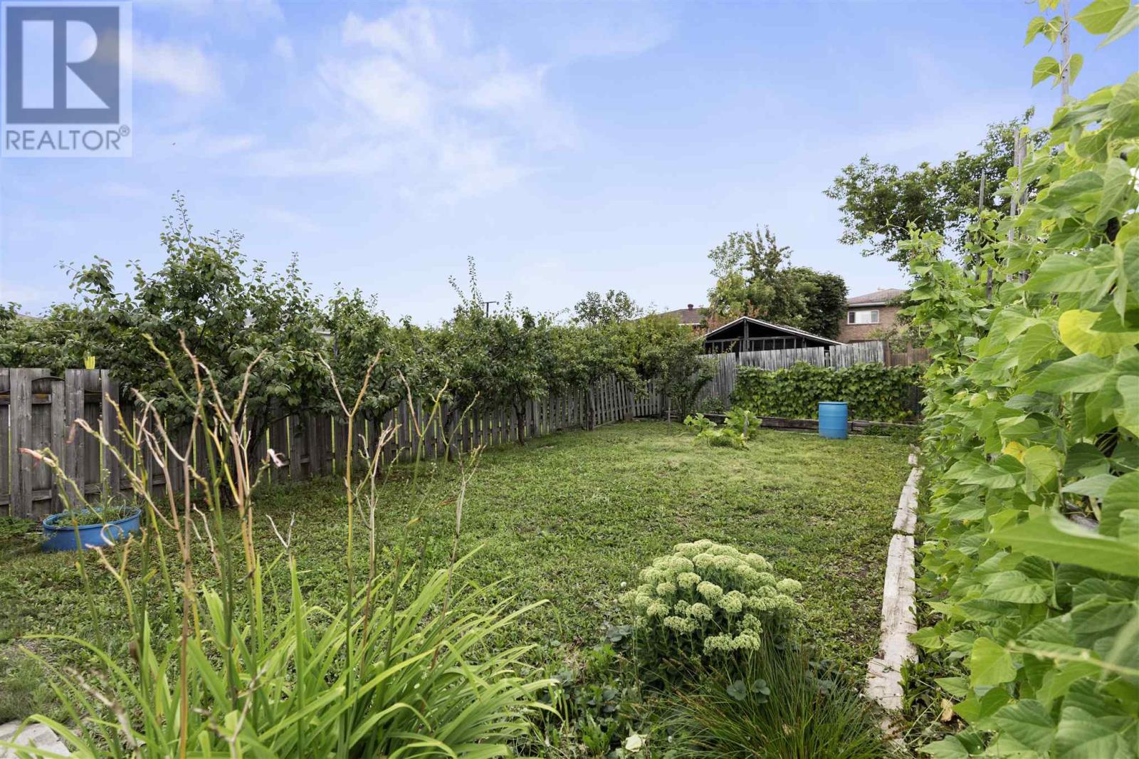 195 Bitonti Cres, Sault Ste. Marie, Ontario  P6C 6B6 - Photo 10 - SM260750