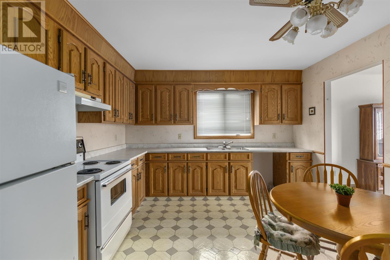 195 Bitonti Cres, Sault Ste. Marie, Ontario  P6C 6B6 - Photo 24 - SM260750