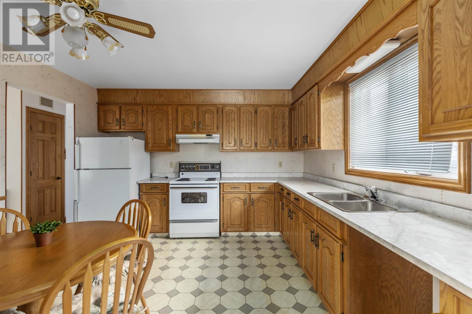 195 Bitonti Cres, Sault Ste. Marie, Ontario  P6C 6B6 - Photo 25 - SM260750