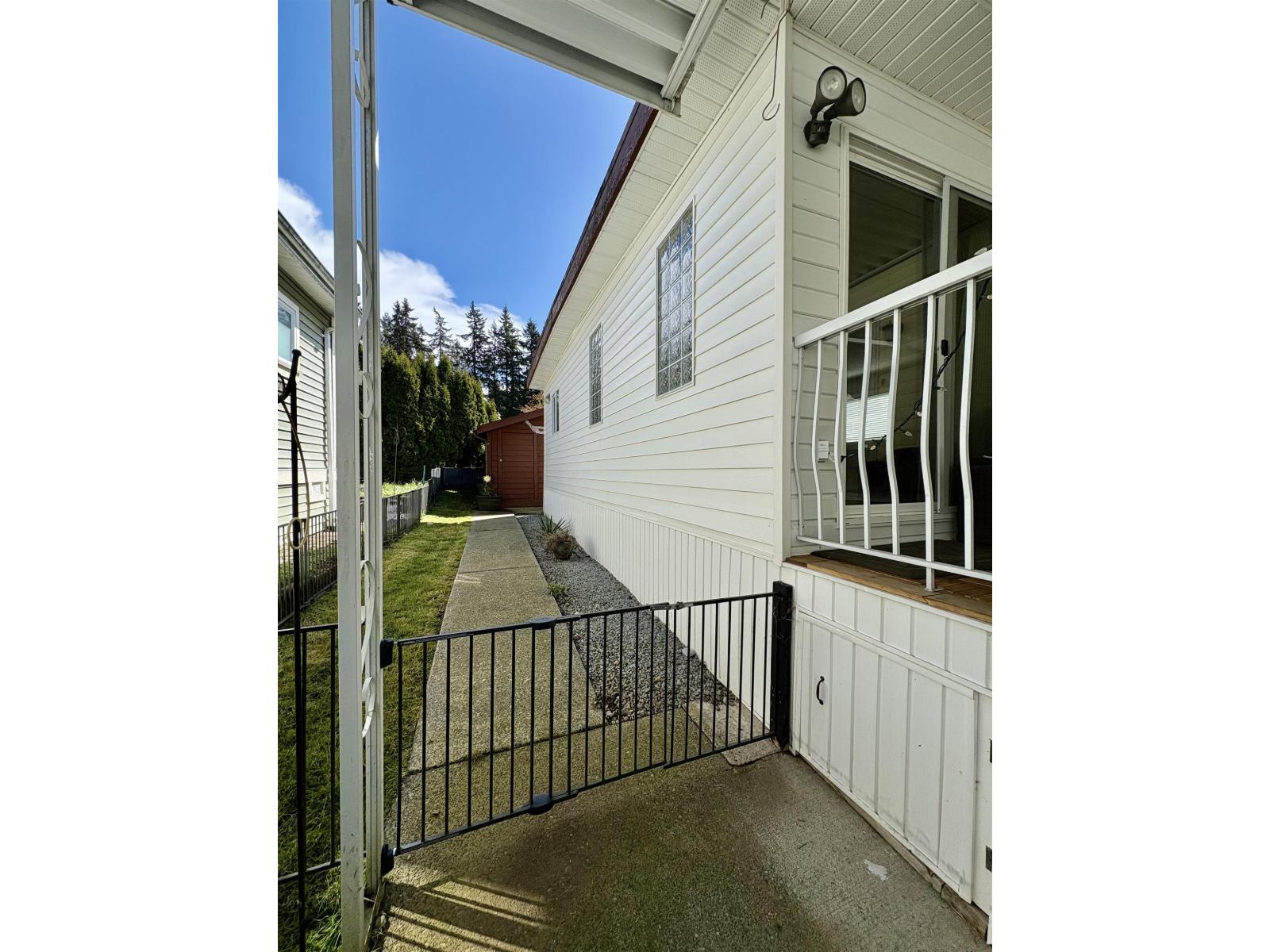97 2315 198 Street, Langley, British Columbia  V2Z 1Z1 - Photo 27 - R3112215