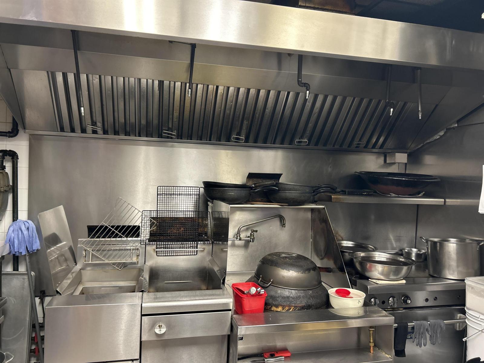 101f 15277 100 Avenue, Surrey, British Columbia  V3R 8X2 - Photo 1 - C8078077