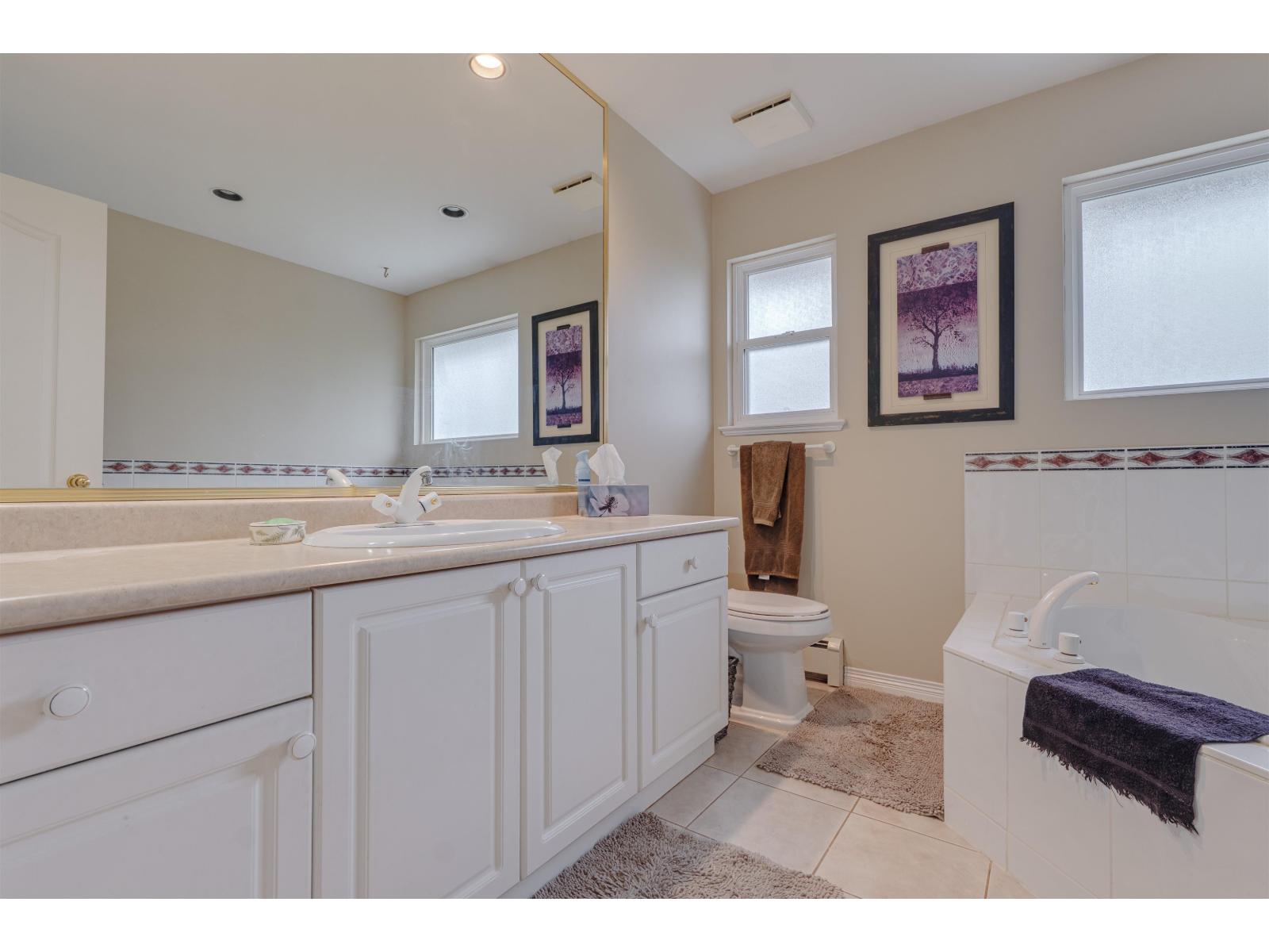 18638 56b Avenue, Surrey, British Columbia  V3S 7N2 - Photo 29 - R3114358