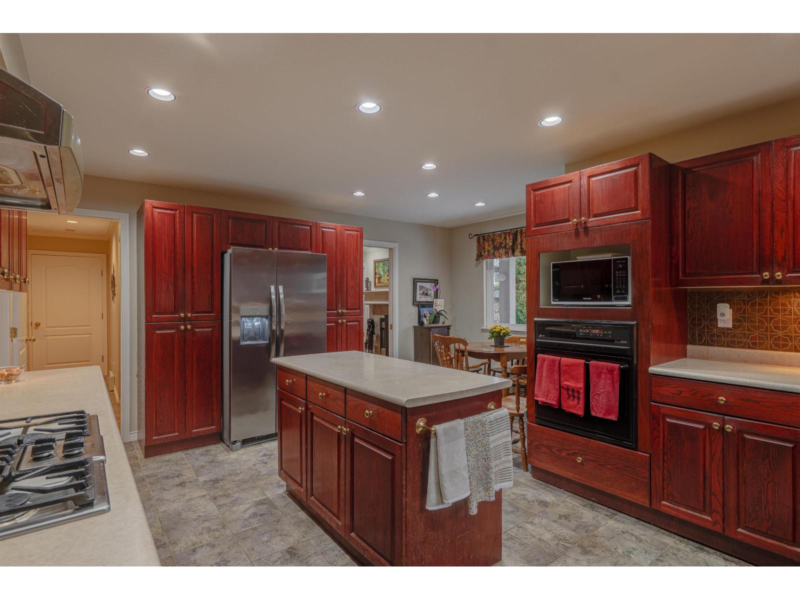 18638 56b Avenue, Surrey, British Columbia  V3S 7N2 - Photo 16 - R3114358