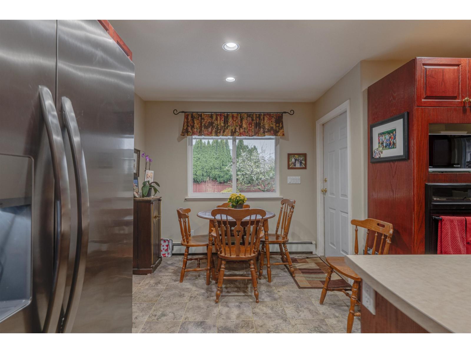 18638 56b Avenue, Surrey, British Columbia  V3S 7N2 - Photo 14 - R3114358