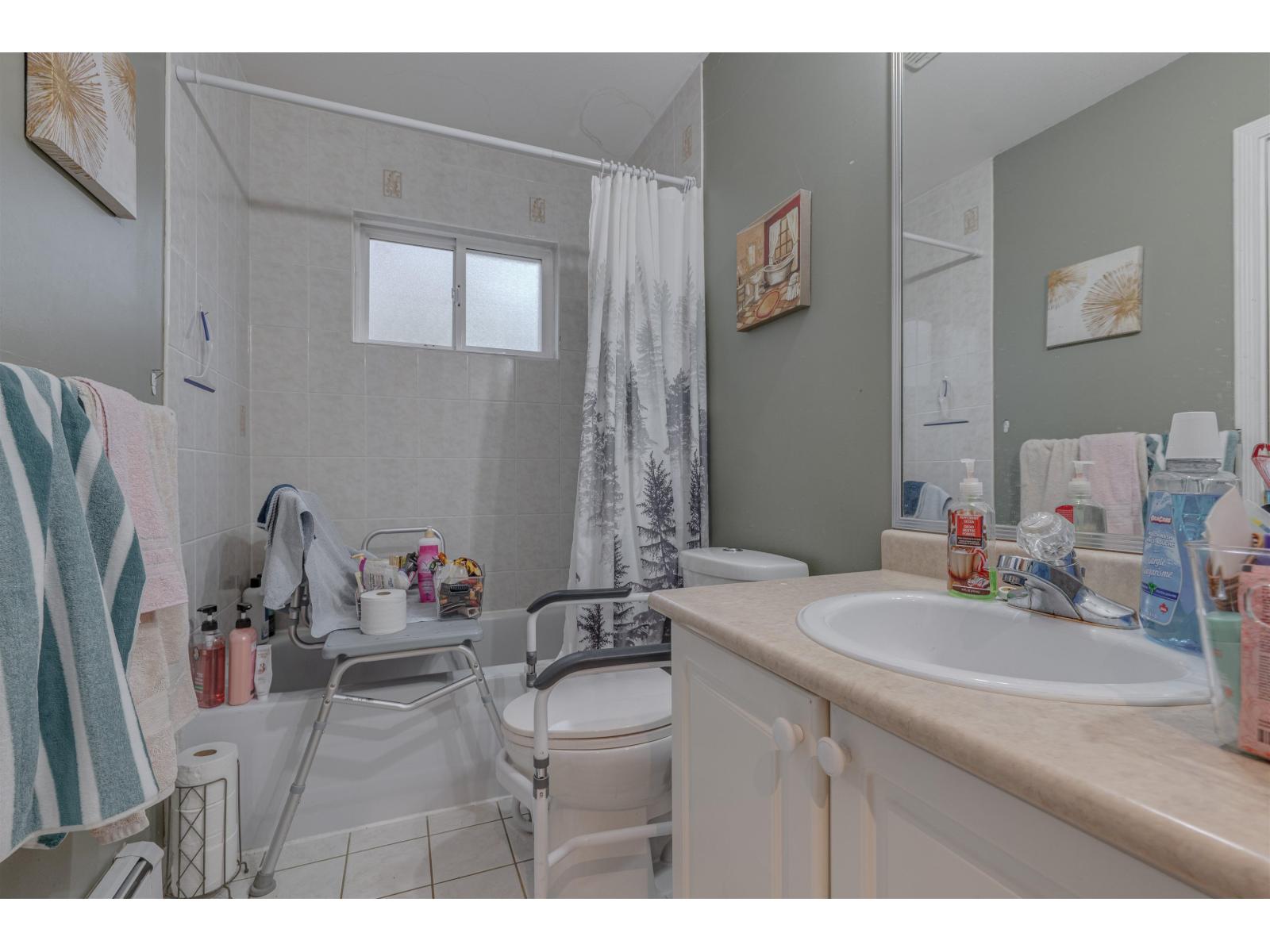 18638 56b Avenue, Surrey, British Columbia  V3S 7N2 - Photo 31 - R3114358