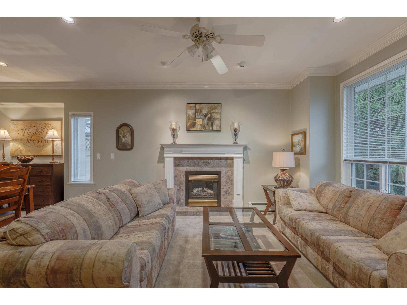 18638 56b Avenue, Surrey, British Columbia  V3S 7N2 - Photo 8 - R3114358