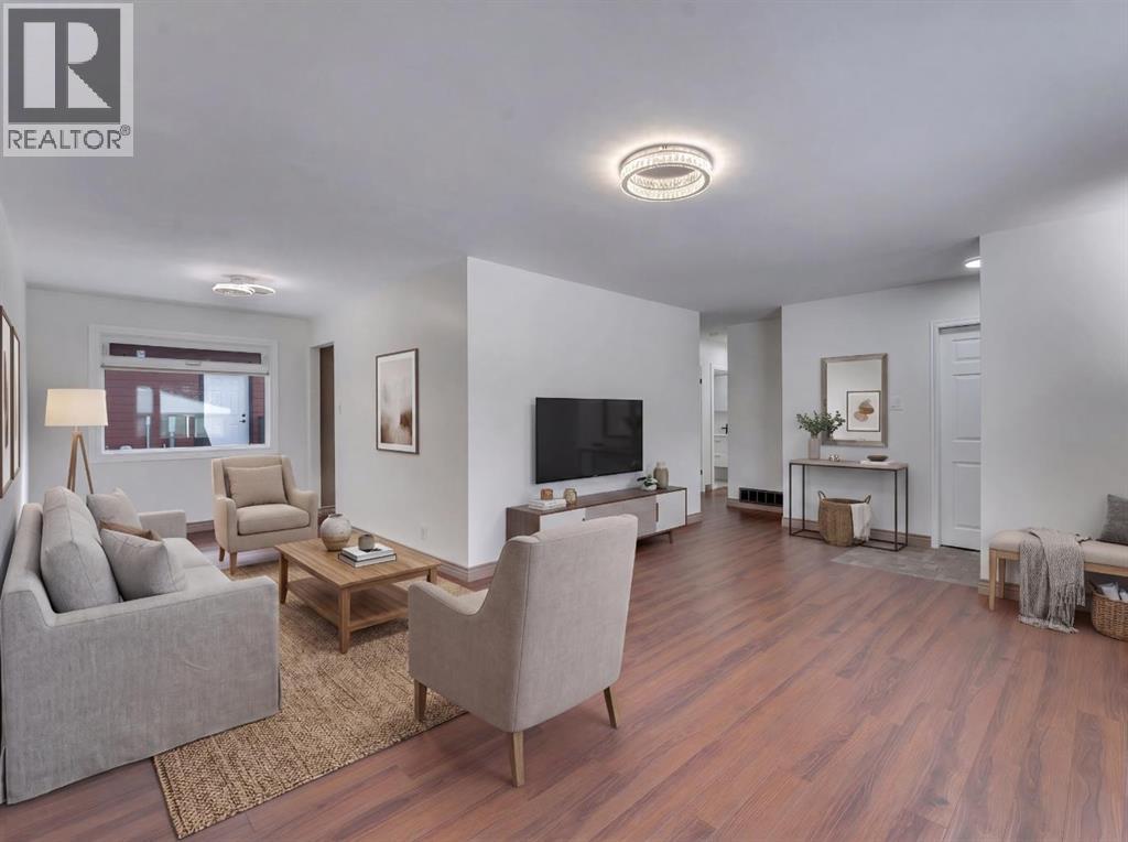 4824 Claret Street Nw, Calgary, Alberta  T2L 1C1 - Photo 3 - A2297164