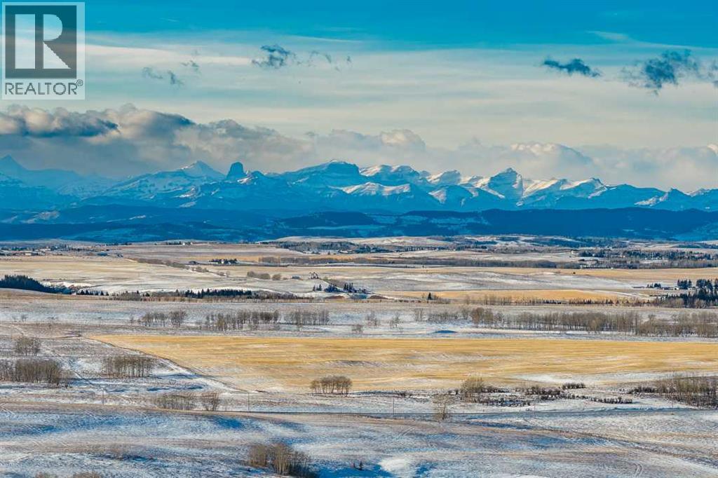 262076 Range Road 33, Rural Rocky View County, Alberta  T4C 0G6 - Photo 5 - A2298297