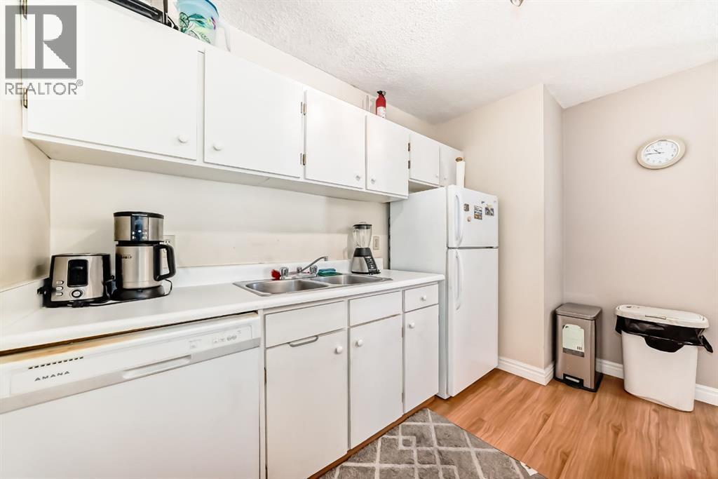 112, 4944 Dalton Drive NW, Calgary, Alberta  T3A 2E6 - Photo 11 - A2298333