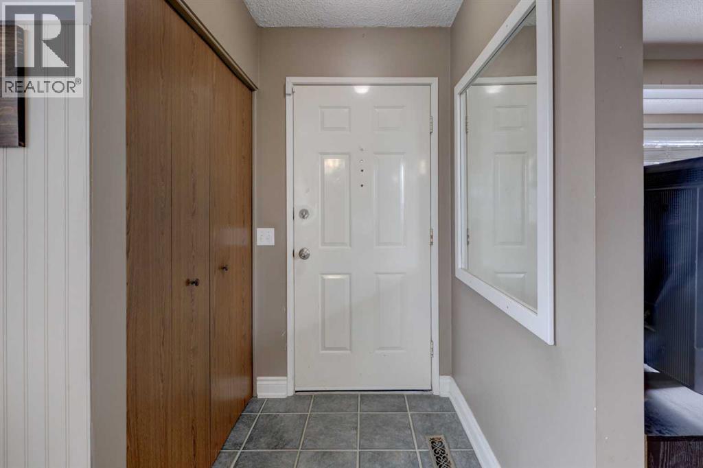 16 Martingrove Mews Ne, Calgary, Alberta  T3J 2S9 - Photo 2 - A2299620