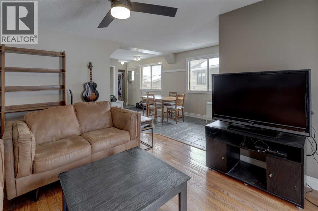 16 Martingrove Mews Ne, Calgary, Alberta  T3J 2S9 - Photo 5 - A2299620