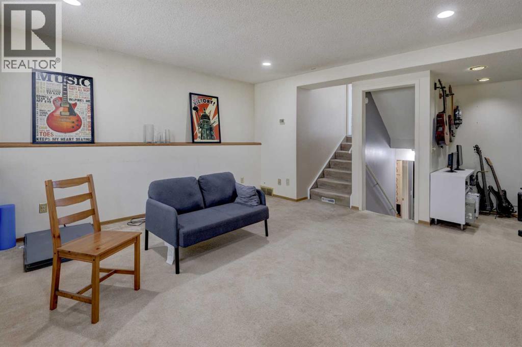 16 Martingrove Mews Ne, Calgary, Alberta  T3J 2S9 - Photo 13 - A2299620